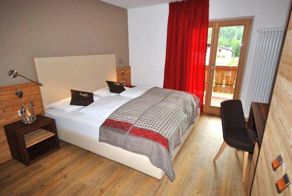 Monti Pallidi B&B Apartments Corvara In Badia Bagian luar foto