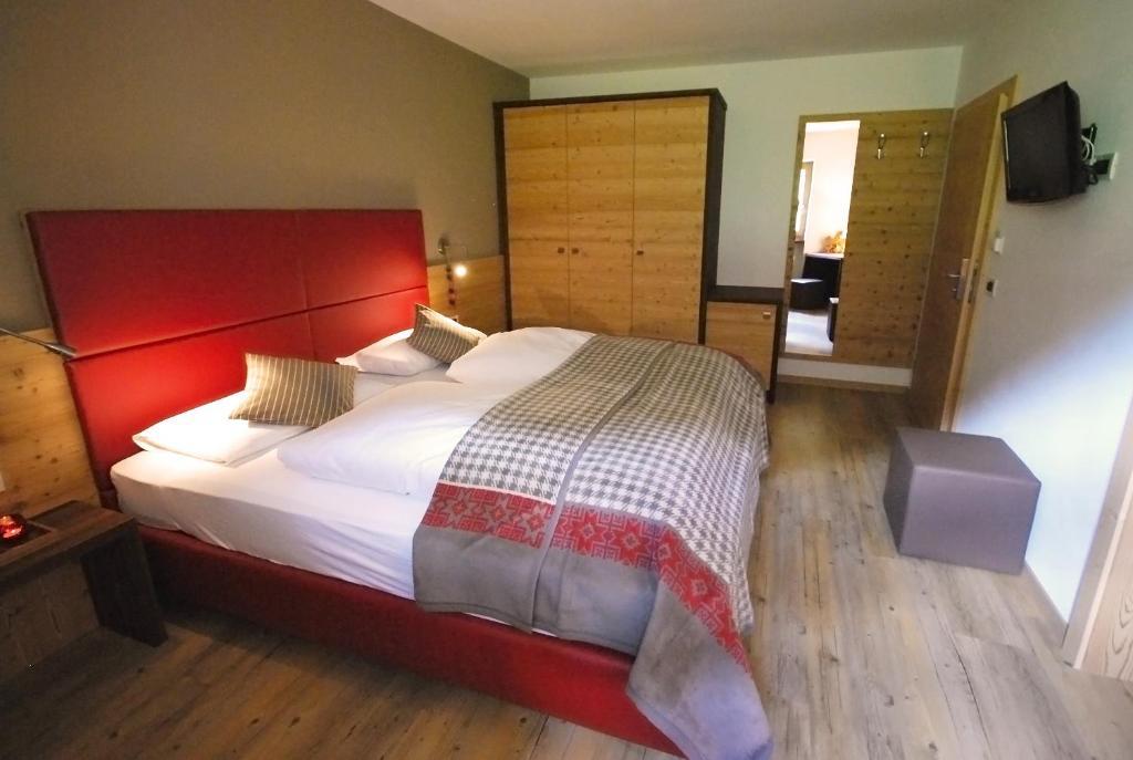 Monti Pallidi B&B Apartments Corvara In Badia Ruang foto